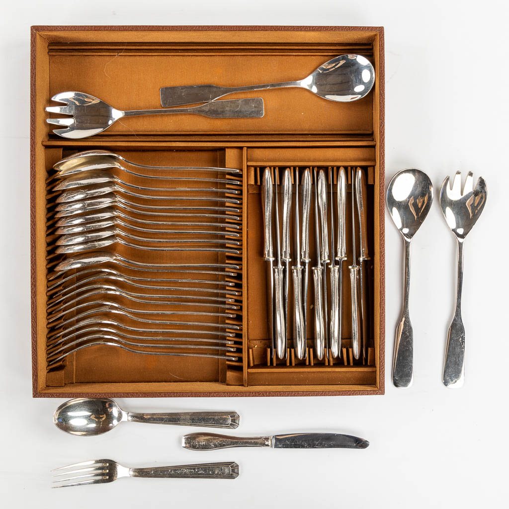 Bruno Wiskemann, a 152-piece large silver-plated cutlery. Added are some silver and silver-plated serving accessories. 