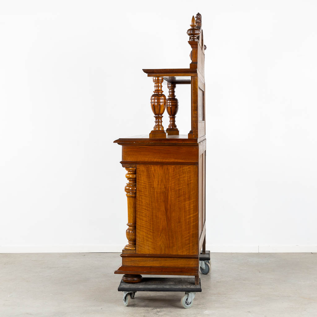 Arthur Etienne & Soeur, Bruxelles, a walnut dresser, Henry Deux. 19th C. (L:61 x W:150 x H:208 cm)