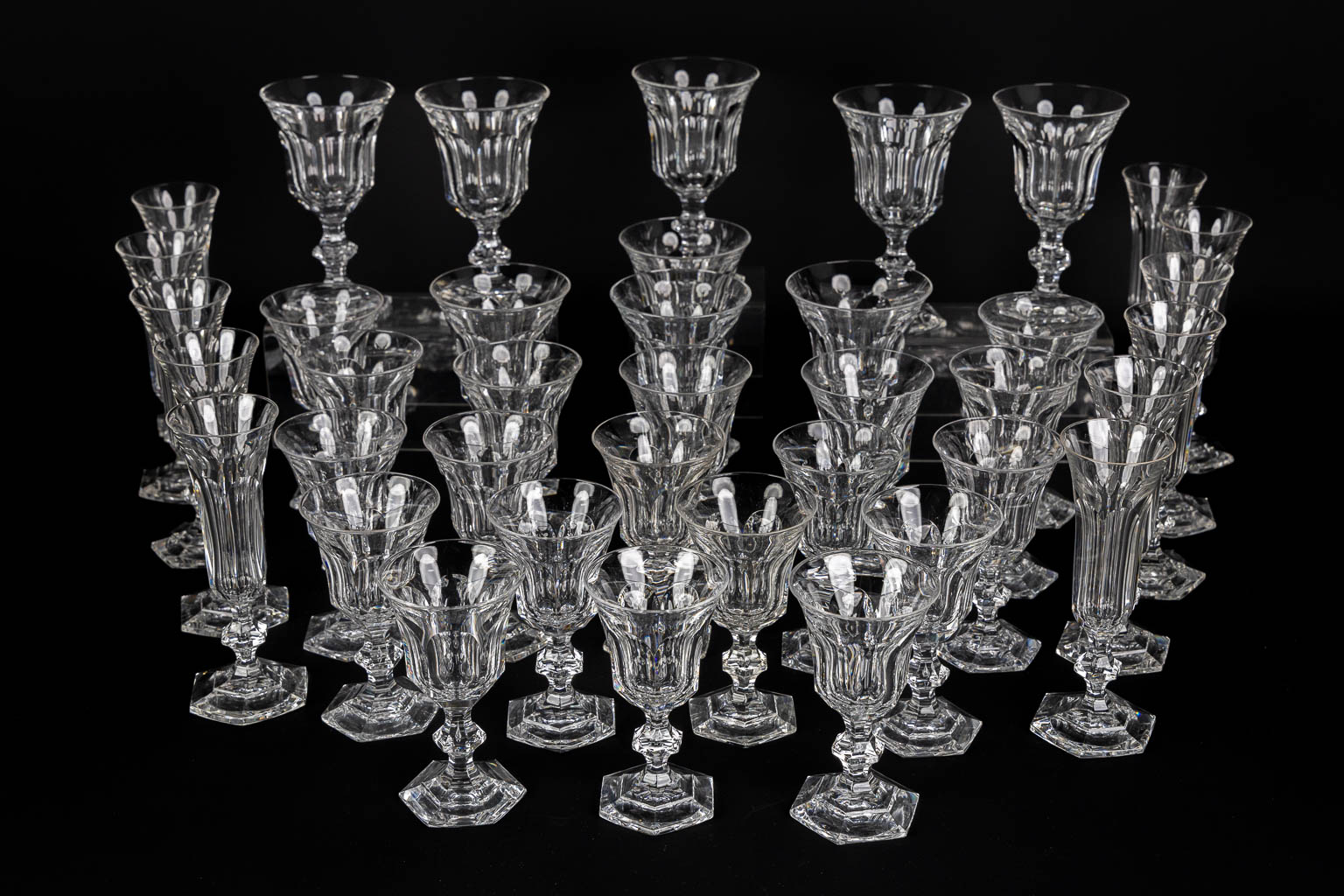 Val Saint Lambert, Metternich, 39-piece crystal glasses and goblets.