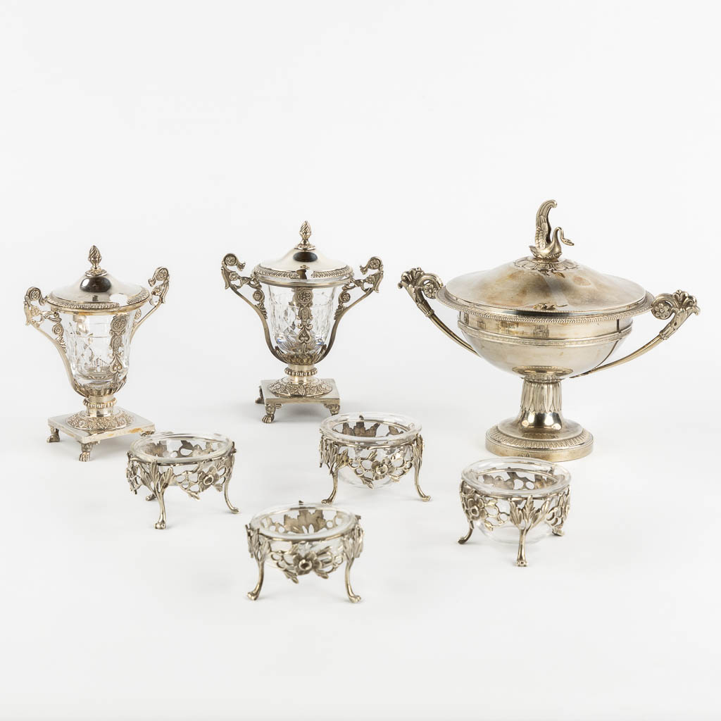 A collection of silver mustard, salt and pepper pots. Silver, Belgium. 19th C. (W:21 x H:17 cm)