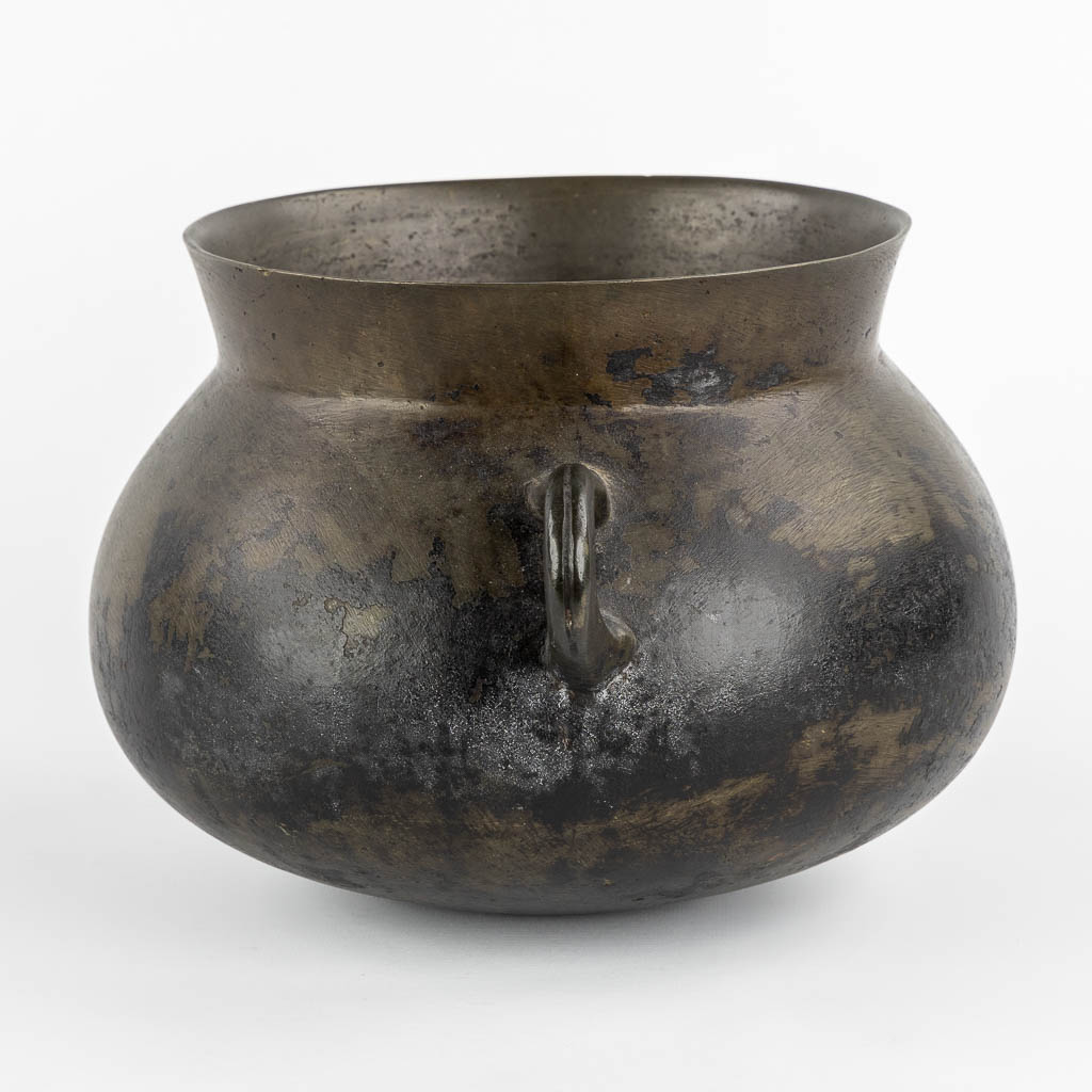 An antique bronze cauldron, so-called 