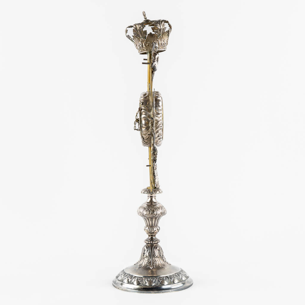 A sunburst monstrance, silver and brass, Henricus De Curte, Ghent, circa 1868. (W:30 x H:55 cm)