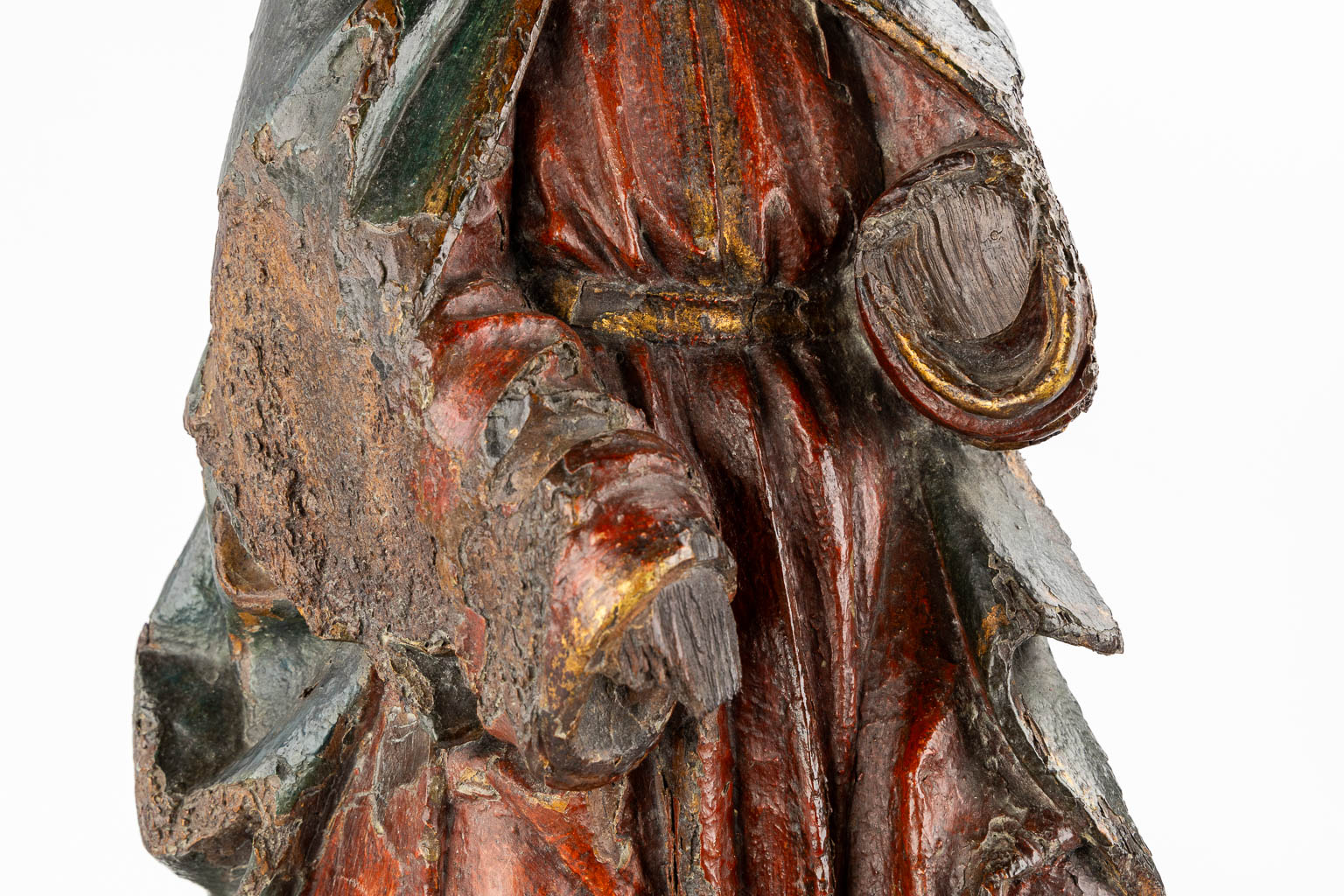 A large Gothic wood sculpture of an Angel, Rhineland, Germany, 14th/15th C.  (L:20 x W:36 x H:71 cm)