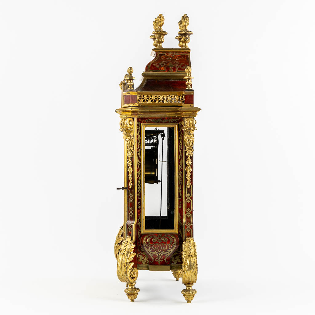 Gilles Martinot à Paris, a 'Religieuse' mantle clock, gilt bronze and Boule marquetry. 17th/18th C.