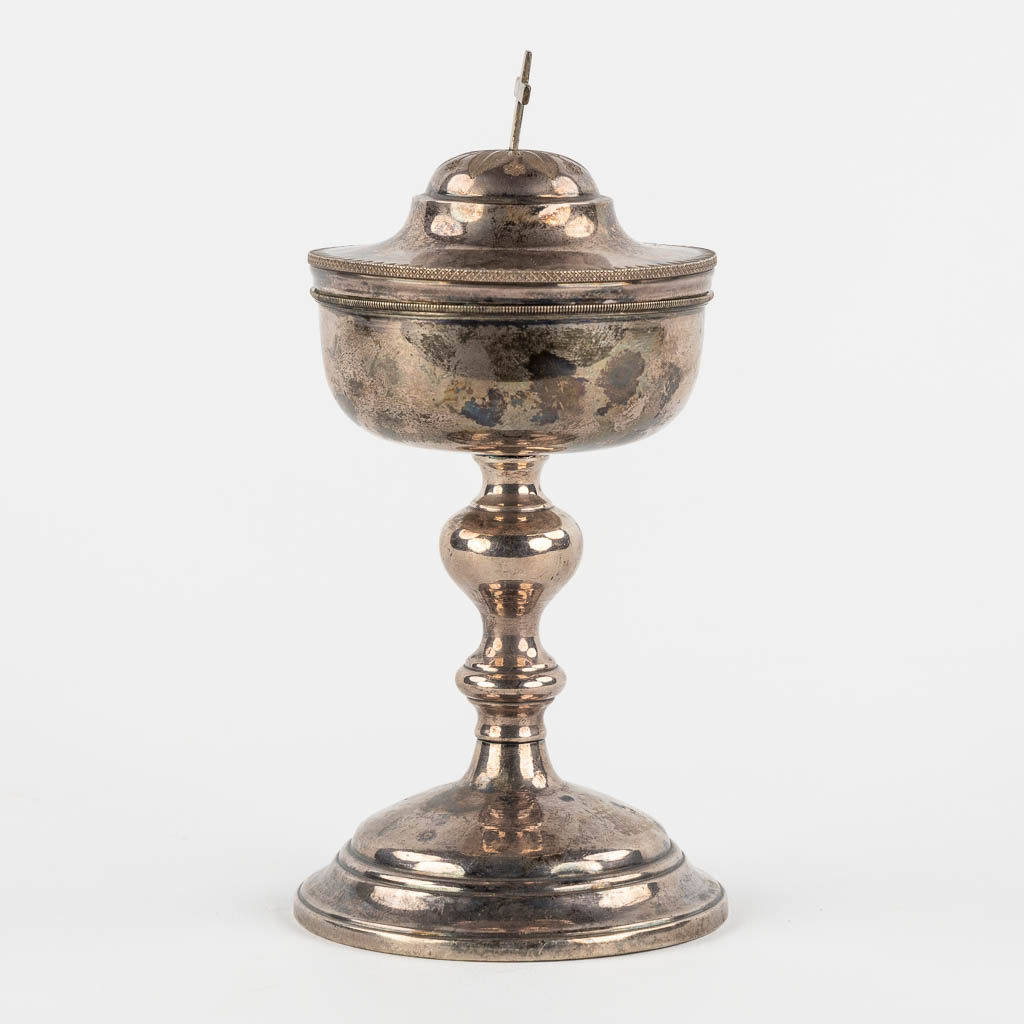 A small ciboria with cuppa, Paris, France, 1819-1838. Added ciboria. (H:28 x D:13 cm).  Church use.