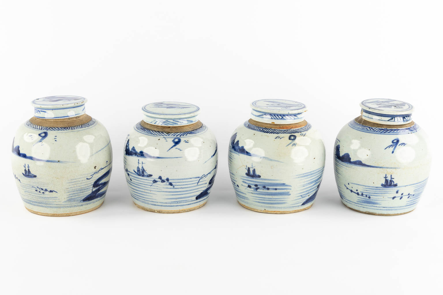 Four matching Chinese Ginger Jars, blue-white stoneware. (H:18 x D:16 cm)