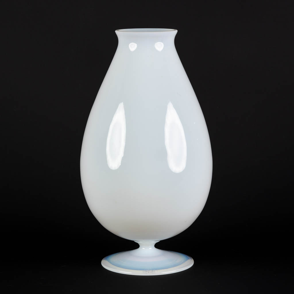 Sèvres, France, an opaline glass vase. (H:30 x D:15 cm)