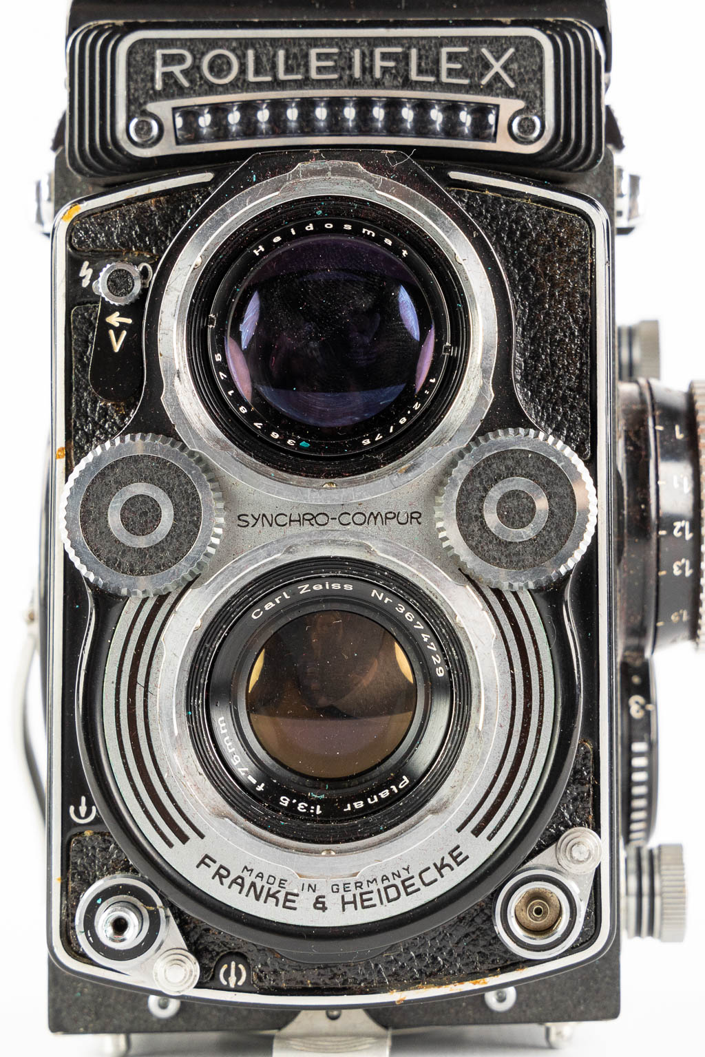 Rolleiflex Synchro-Compur, Franke & Heidece, Germany. (L:11,5 x W:11 x H:16 cm)