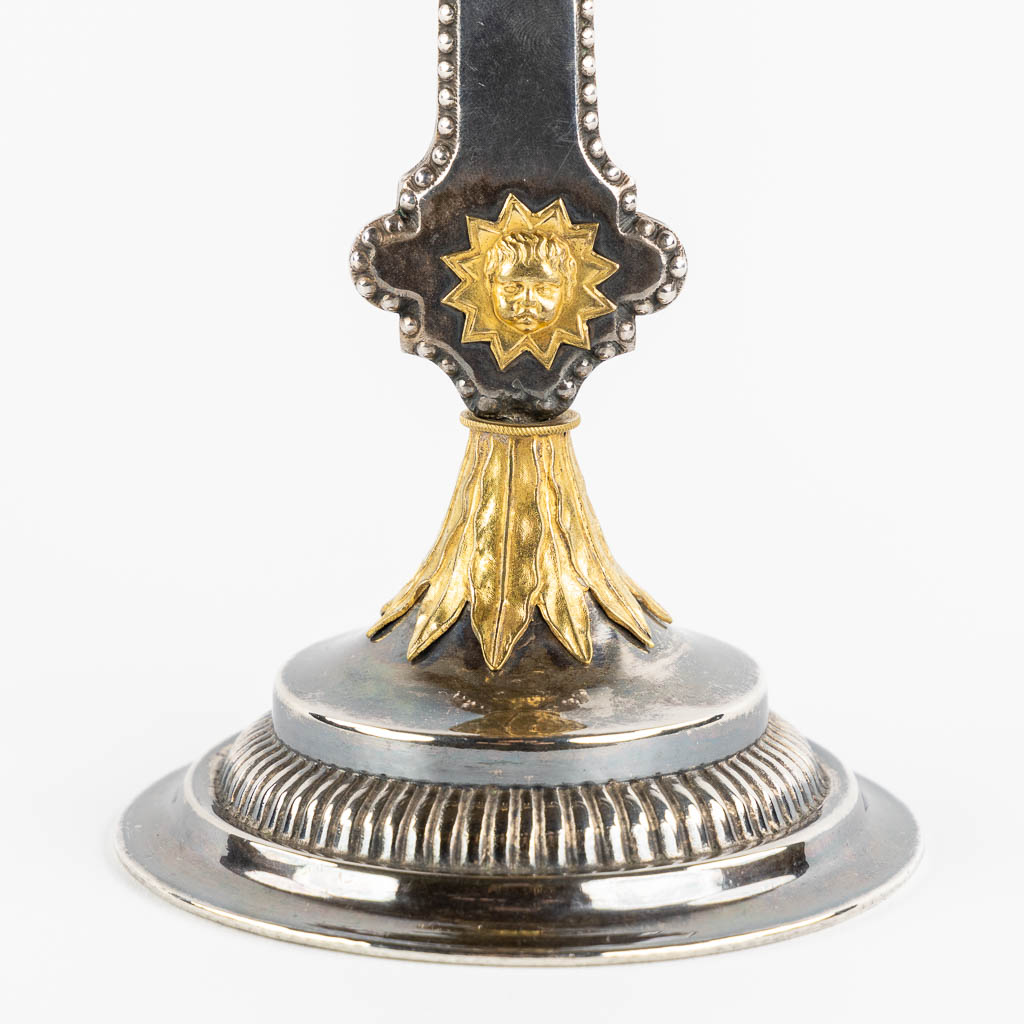 A reliquary curcifix or monstrance, Pelican with chicks, 19th C. (W:17 x H:28 cm)