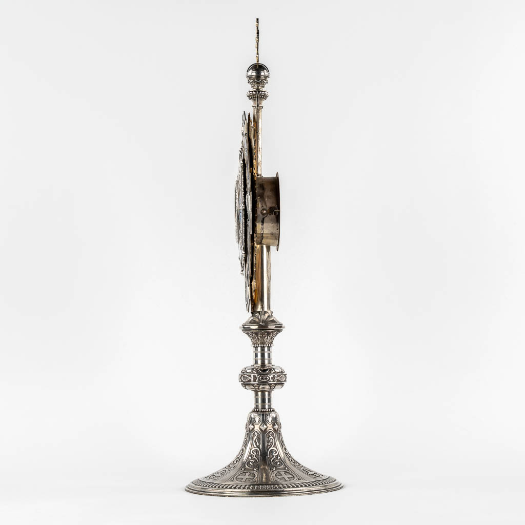 A Sunburst monstrance, Silver and enamel, The Netherlands, 900/1000. 2,332 kg 