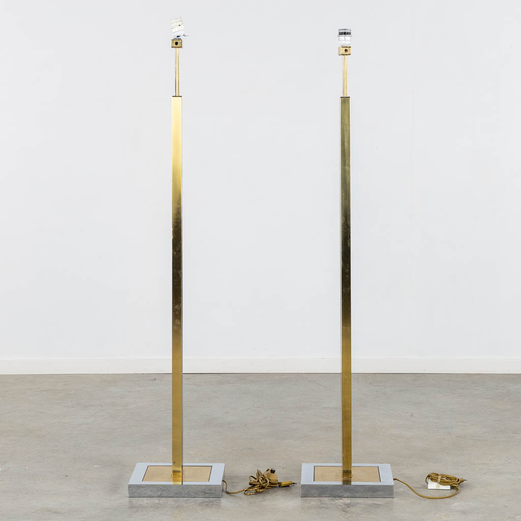 Romeo REGA (1925-1984) a pair of floor lamps. Italy, 20th C. (L:29 x W:29 x H:135 cm)