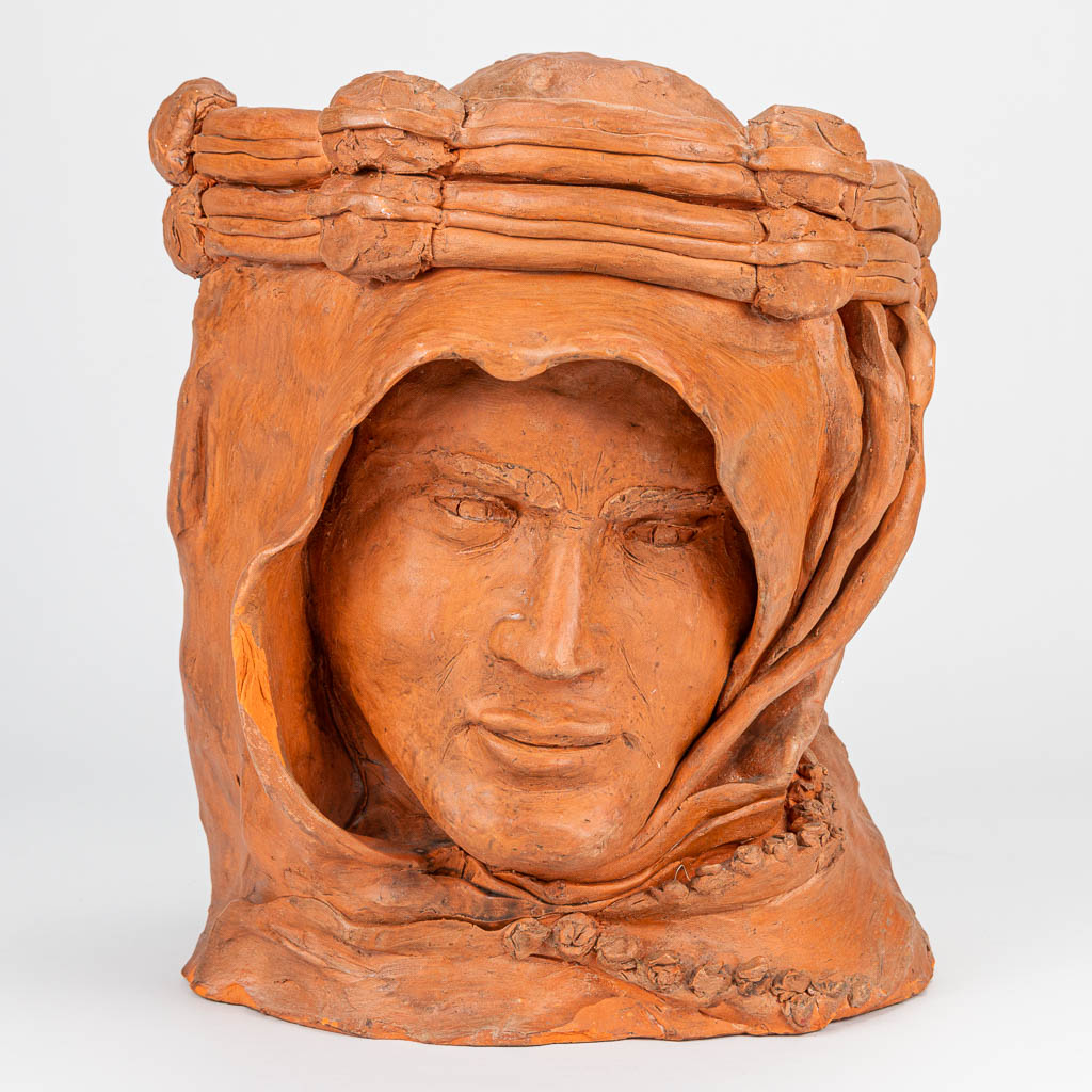 Guy HENDRICKX (XX) een buste van 'Lawrence of Arabia' in terracotta. 