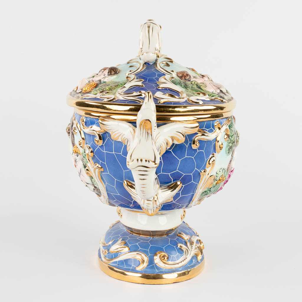 Capodimonte faience, a collection of 2 items, Italy circa 1970. (L:22 x W:52 x H:32 cm)