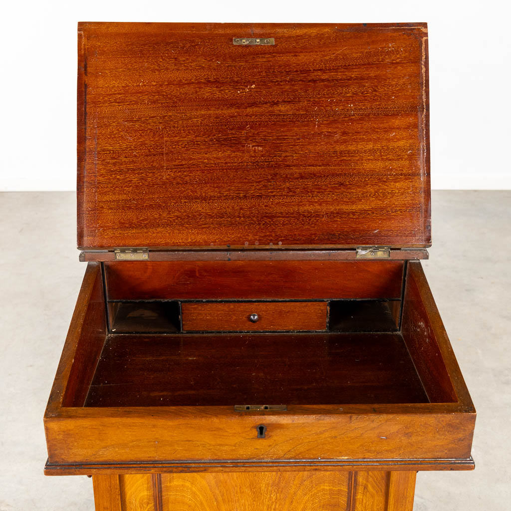 An antique and elegant Davenport desk, leather and wood, 19th C. (L:54 x W:56 x H:90 cm)