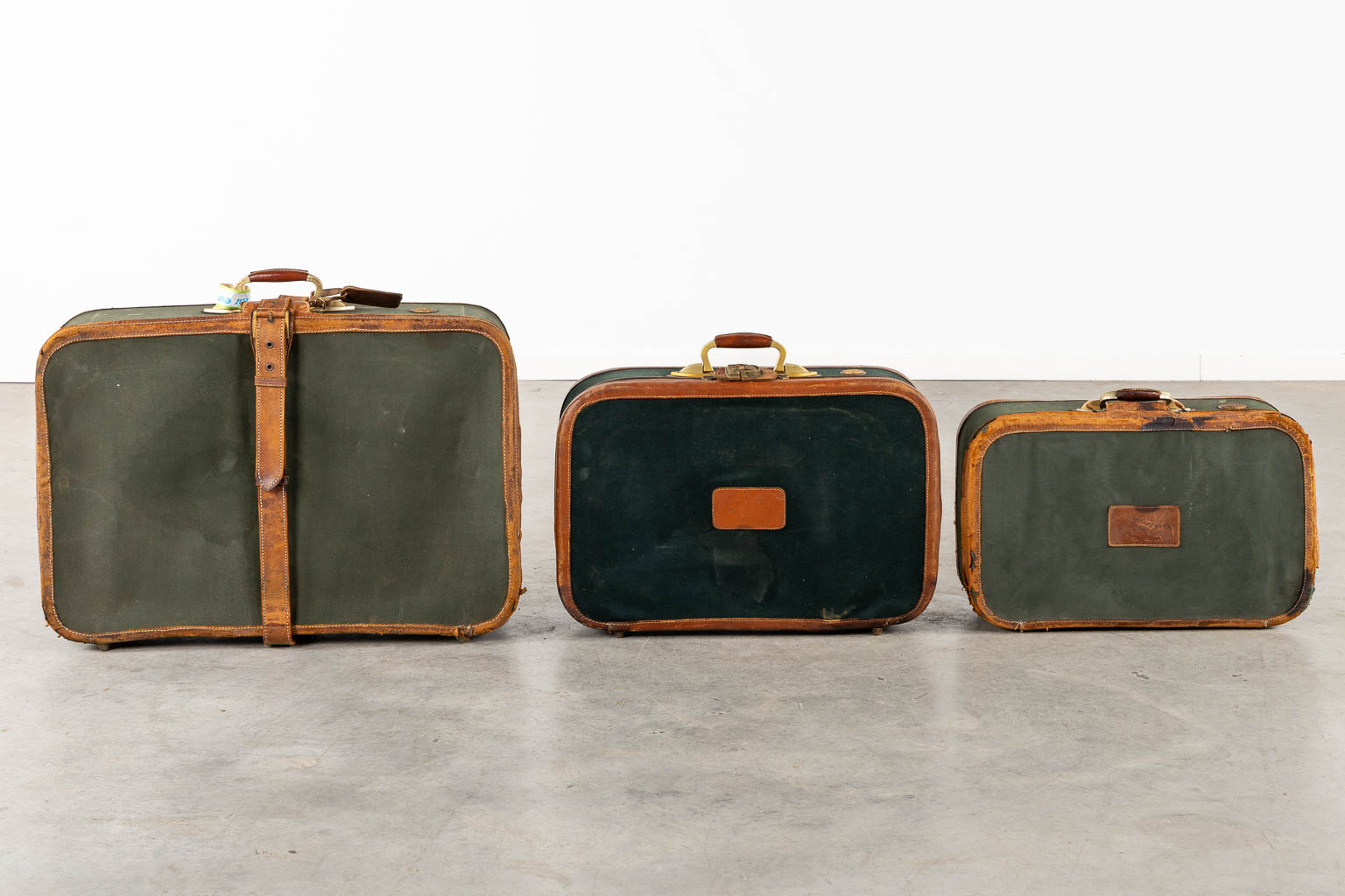 Delvaux, three travellers suitcases. (W:76 x H:52 cm)