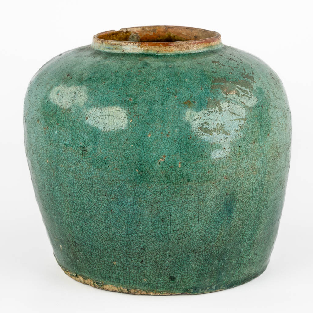 An antique Jade green ginger jar. (H:19 x D:21 cm)