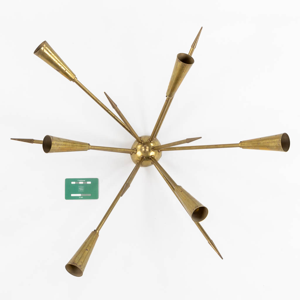 A mid-century Sputnik ceiling lamp, brass. Circa 1970. (H:25 x D:66 cm)