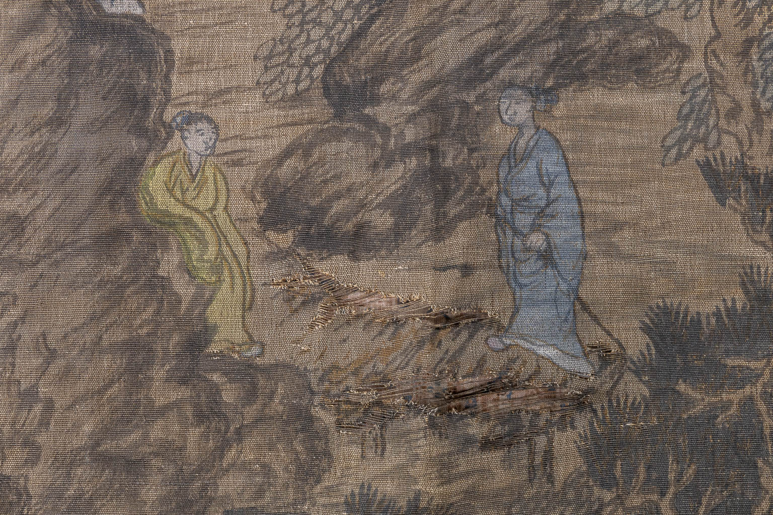 Een decoratieve Chinese geborduurd en geschilderde landschapsscène. (W:146 x H:202 cm)