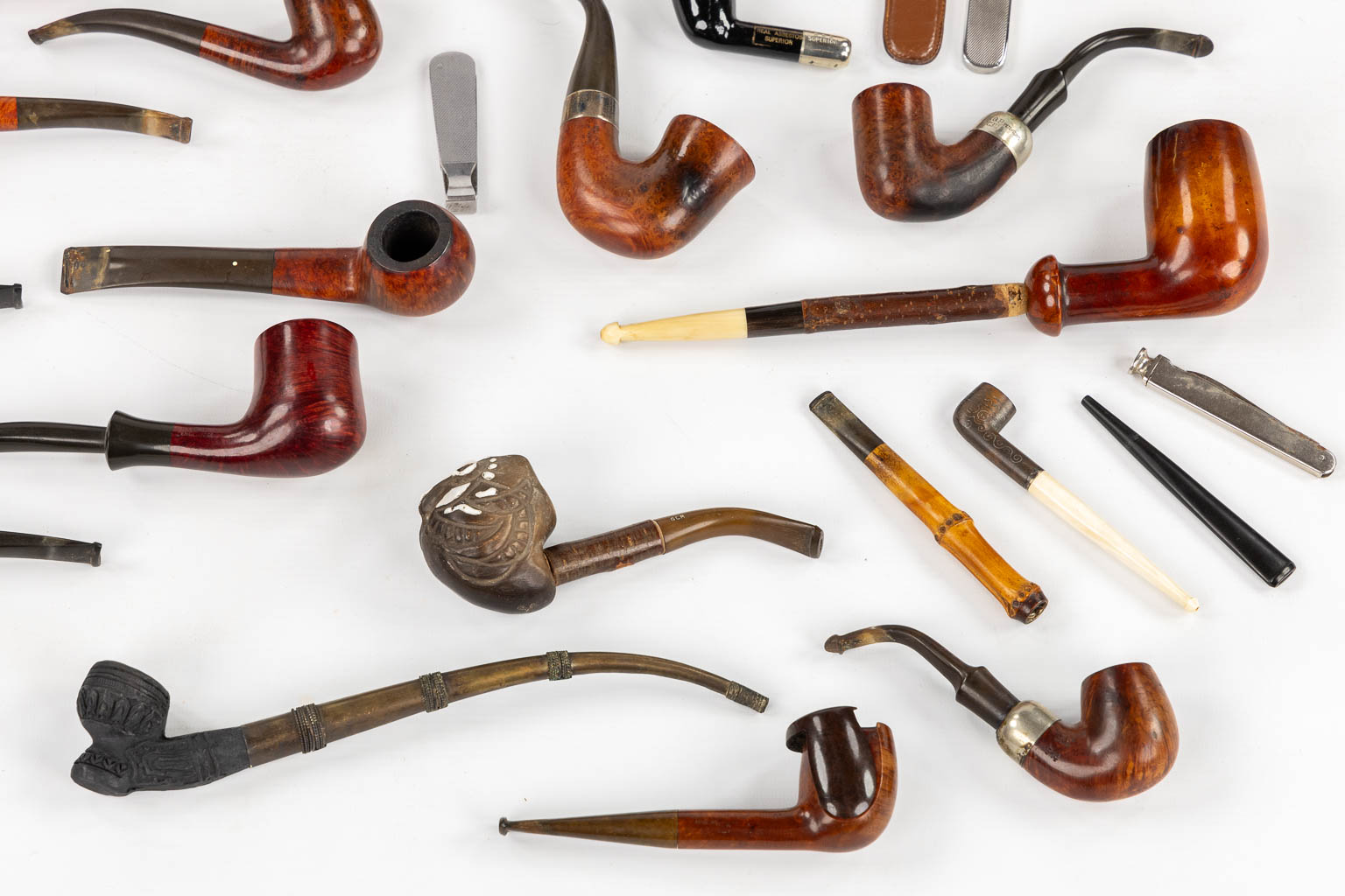 Dunhill, Chatelaine, a large collection of vintage pipes. 