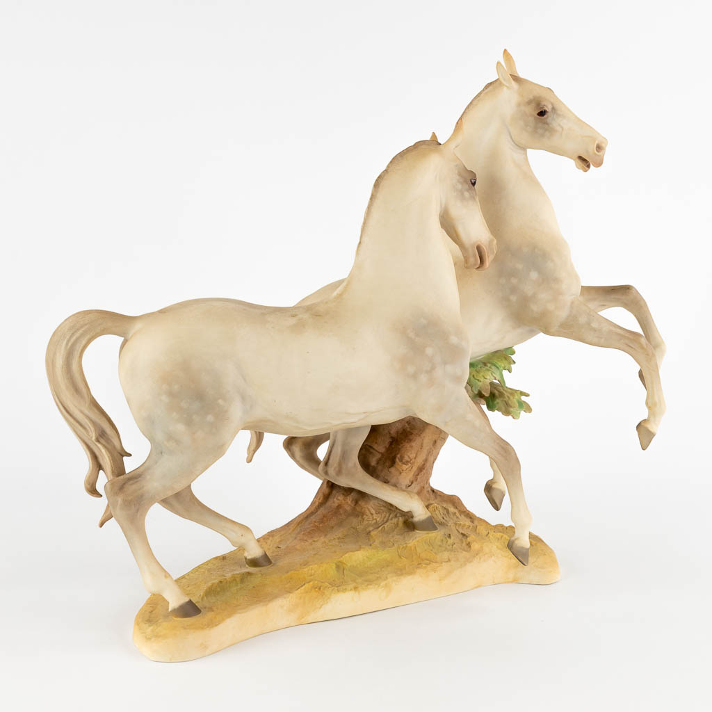 Hans ACHTZIGER (1918-2003) two running horses, bisque porcelain for Hutschenreuther. 20th C. (L:20 x W:41 x H:36 cm)