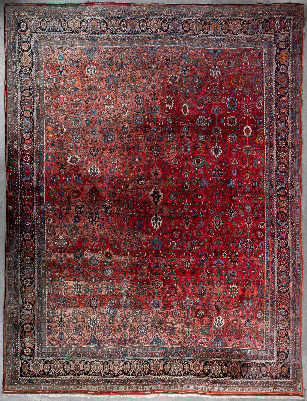 An Oriental hand-made carpet, Bidjar. (L:434 x W:329 cm)