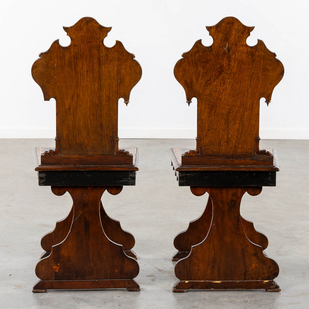 A Syrian table with two matching chairs, Marquetry and copper inlay, 19th C. (L:87 x W:121 x H:80 cm)