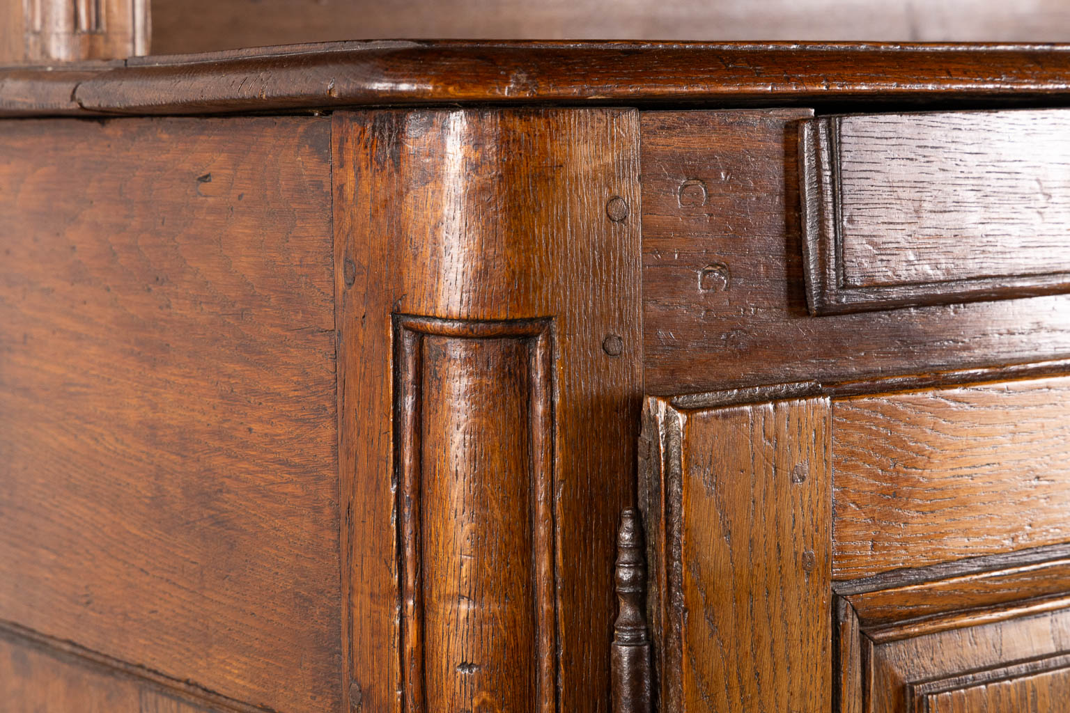 An antique vaisselier, plate cabinet, oak, 18th C. (L:57 x W:160 x H:230 cm)