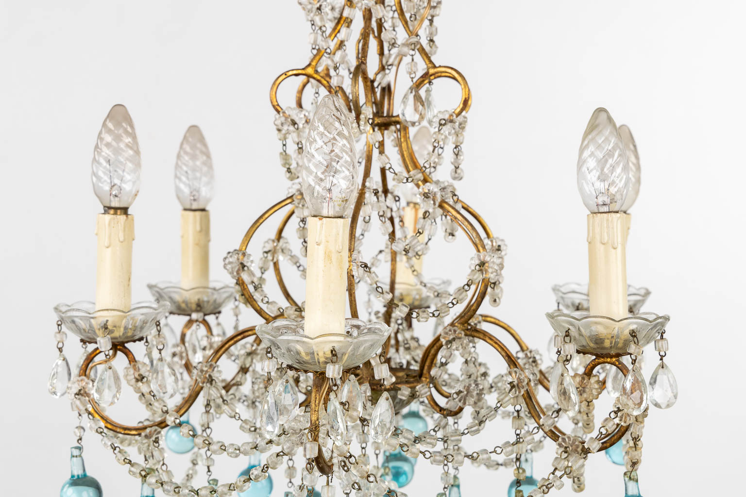 An attractive chandelier with 