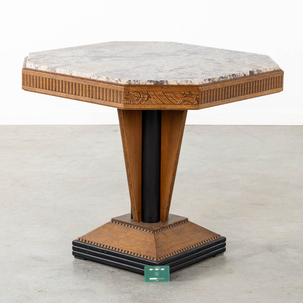 An octagonal side table with marble top, Art Deco. (L:80 x W:80 x H:73 cm)