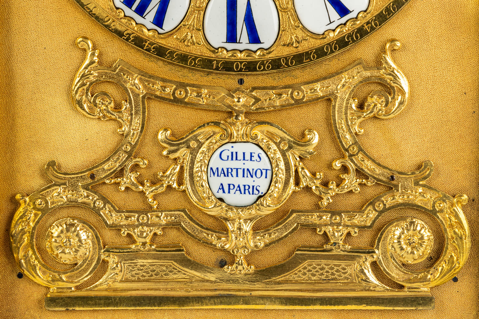 Gilles Martinot à Paris, a 'Religieuse' mantle clock, gilt bronze and Boule marquetry. 17th/18th C.