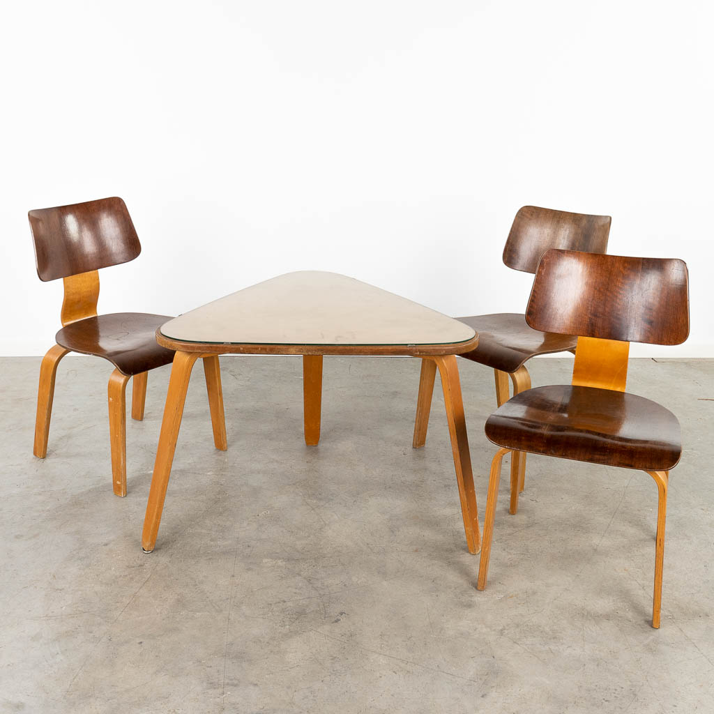 AG Mobelfabrik Horgen-Glarus, a mid-C. bentwood coffee table with 3 chairs. (61 x 75cm)