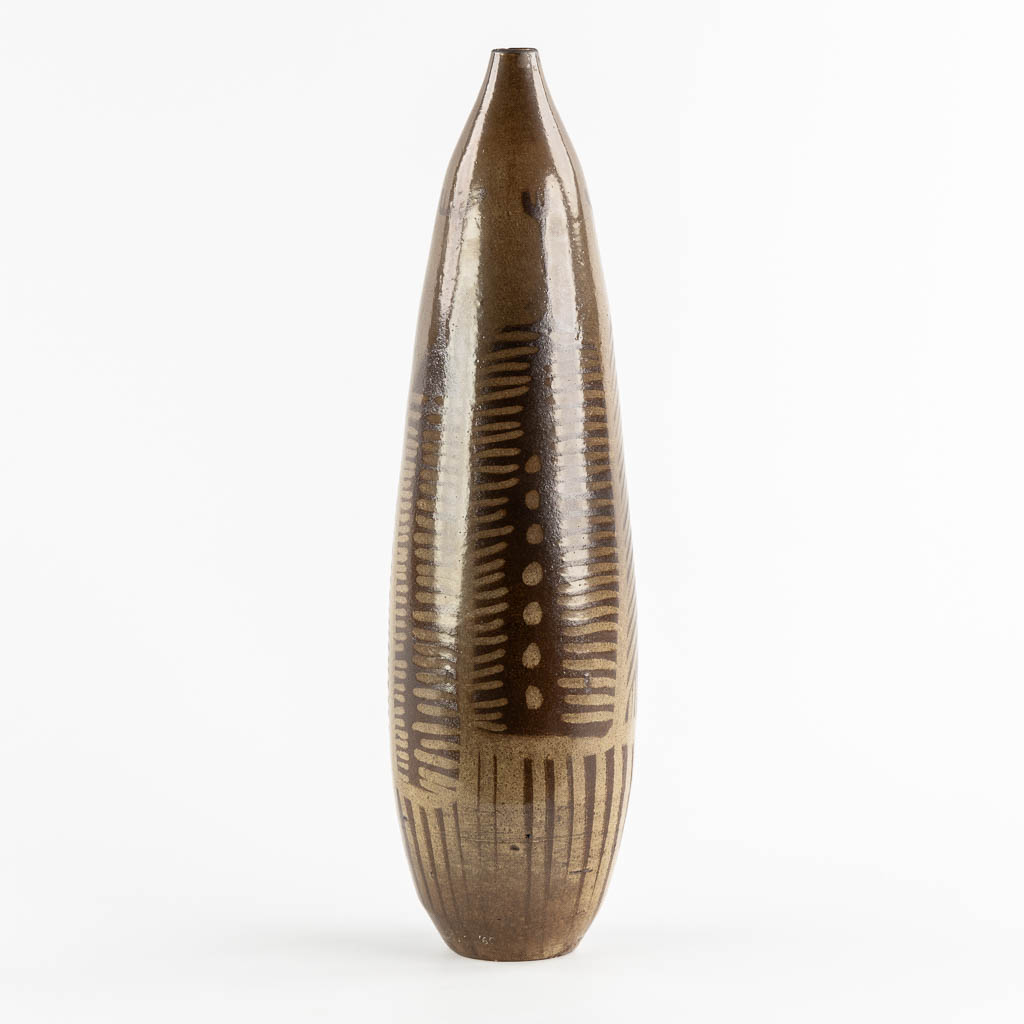 Elisabeth VANDEWEGHE (1946) 'vase' for Perignem. (H:48 x D:14 cm)