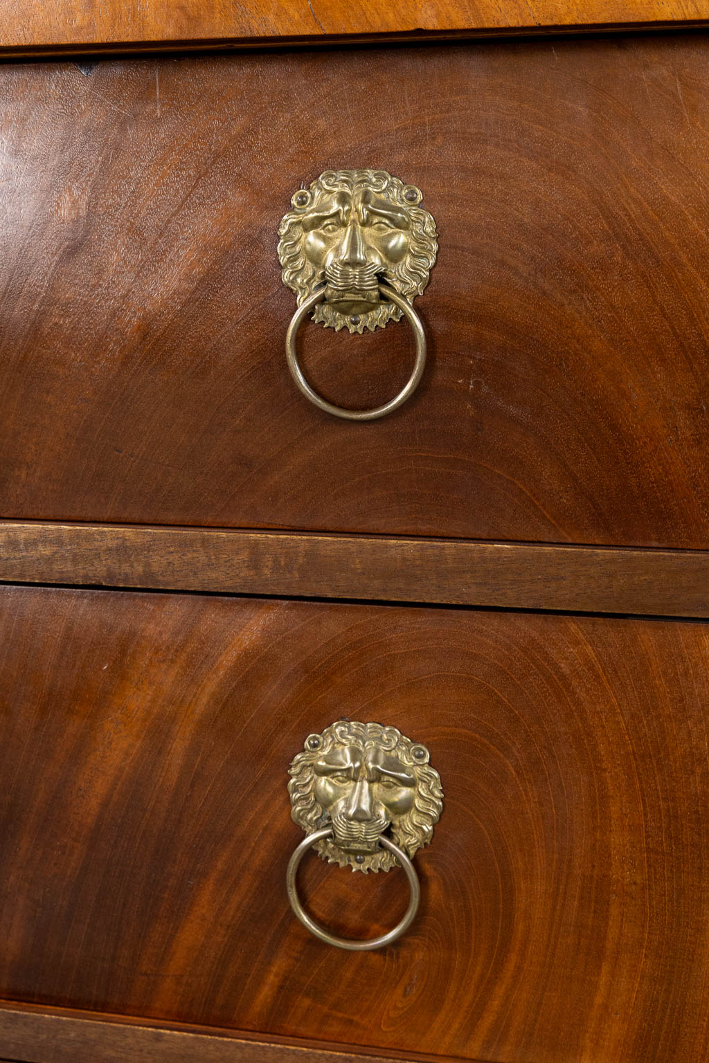 A four-drawer commode mounted with gilt bronze and a marble top, Empire. (L:53 x W:125 x H:98 cm)