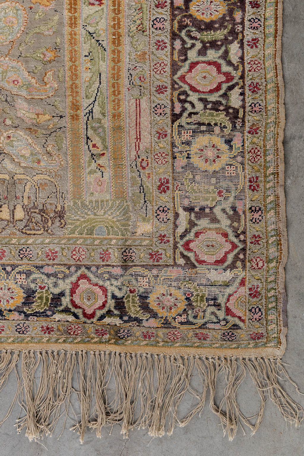 An Oriental hand-made prayer rug, Isfahan/Isphahan. (L:177 x W:128 cm)