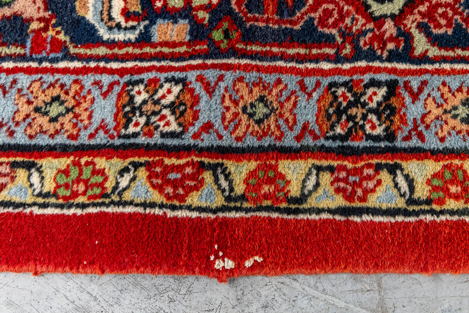 An Oriental hand-made carpet, Bidjar. (L:300 x W:210 cm)