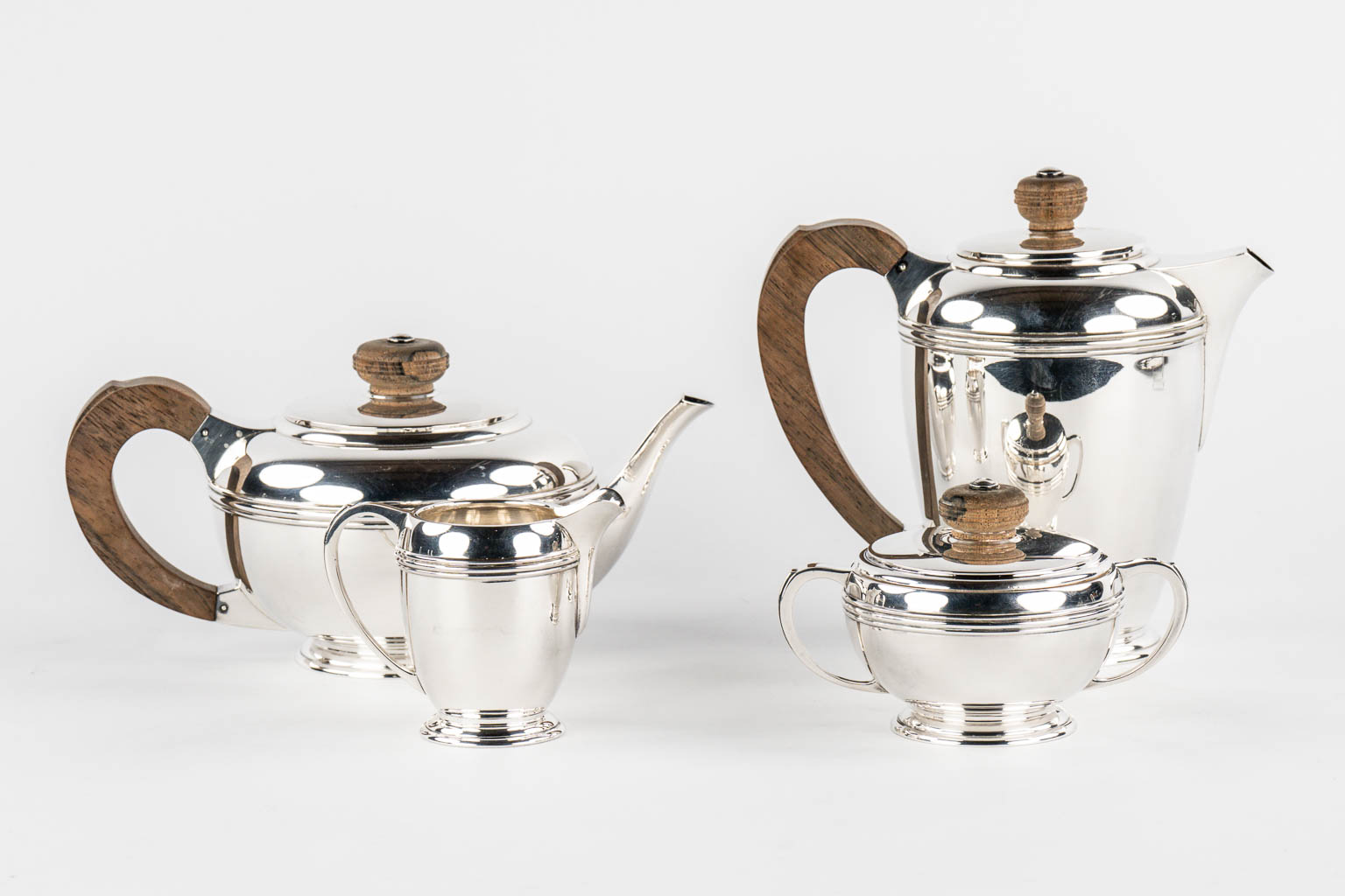 Wofers Frères, 'Dominion', a coffee and tea service, silver, Art Deco. Bruxelles. (C.1936) 2,850kg. 