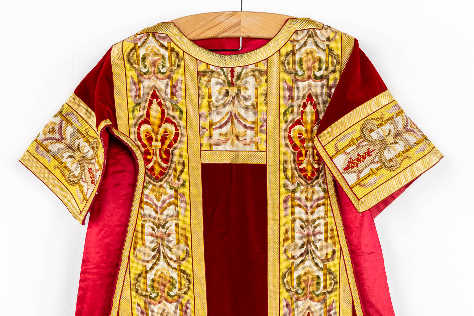 A matching set consisting of two Dalmatics and a Roman Chasuble, embroideries. 