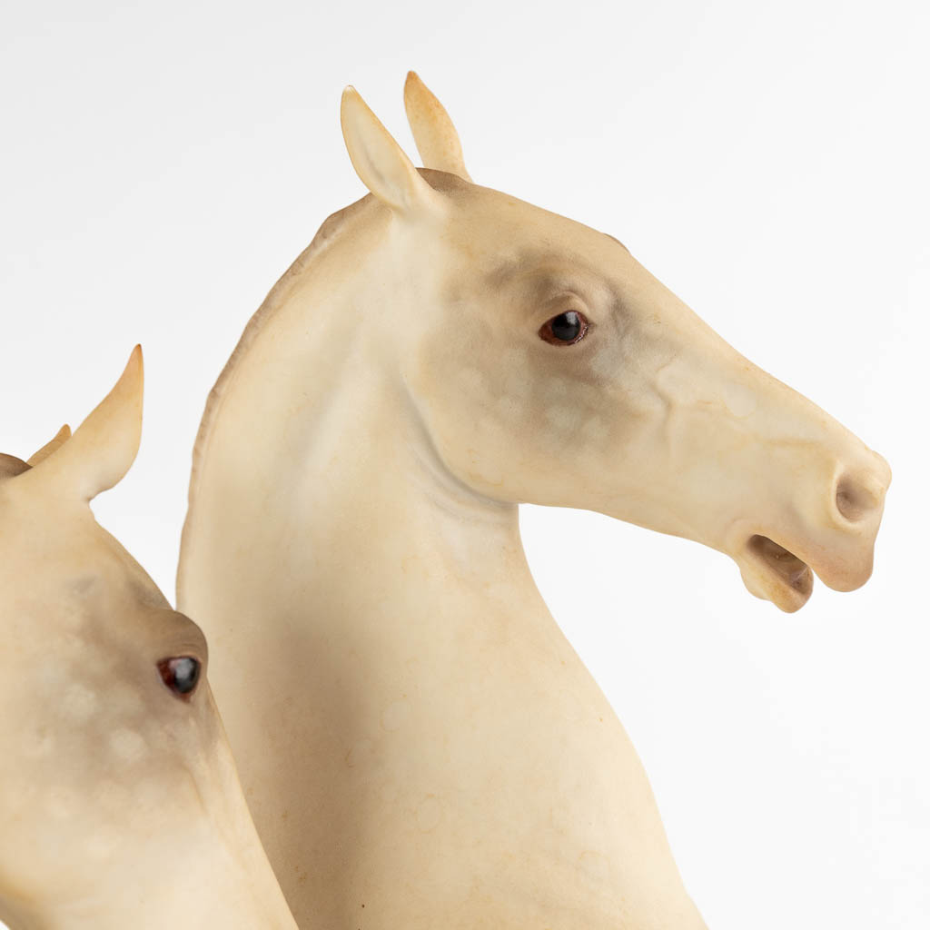 Hans ACHTZIGER (1918-2003) two running horses, bisque porcelain for Hutschenreuther. 20th C. (L:20 x W:41 x H:36 cm)