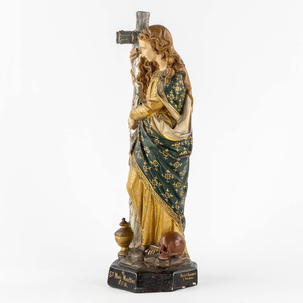 Saint Mary Magdalene, polychrome plaster. Circa 1900. (W:16 x H:49 cm)