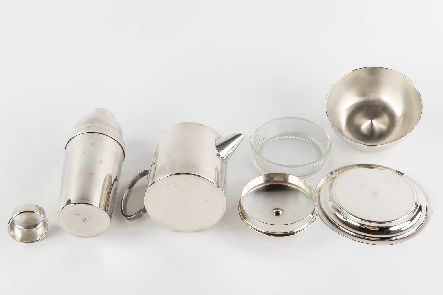 Christofle France and other, 10 pieces of silver-plated table accessories. (W:24 x H:20 cm)