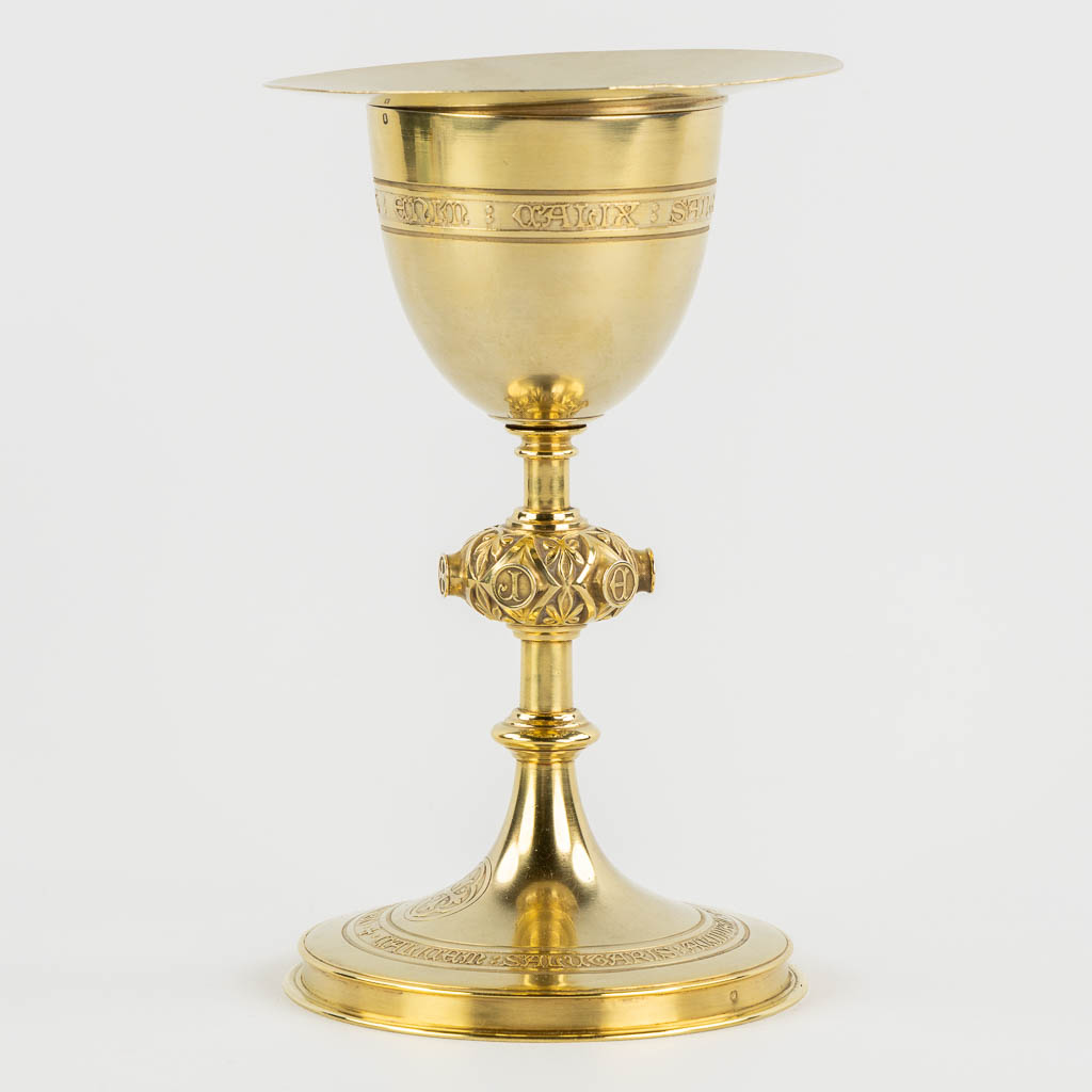 A vermeil chalice, Late Gothic Revival, Consecrated in Paris, 1935. 596g. (H:21,5 x D:13 cm)