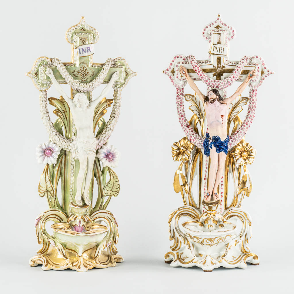 Two Vieux Paris porcelain table holy water fonts, Christ hanging from the crucifix. 19th C.