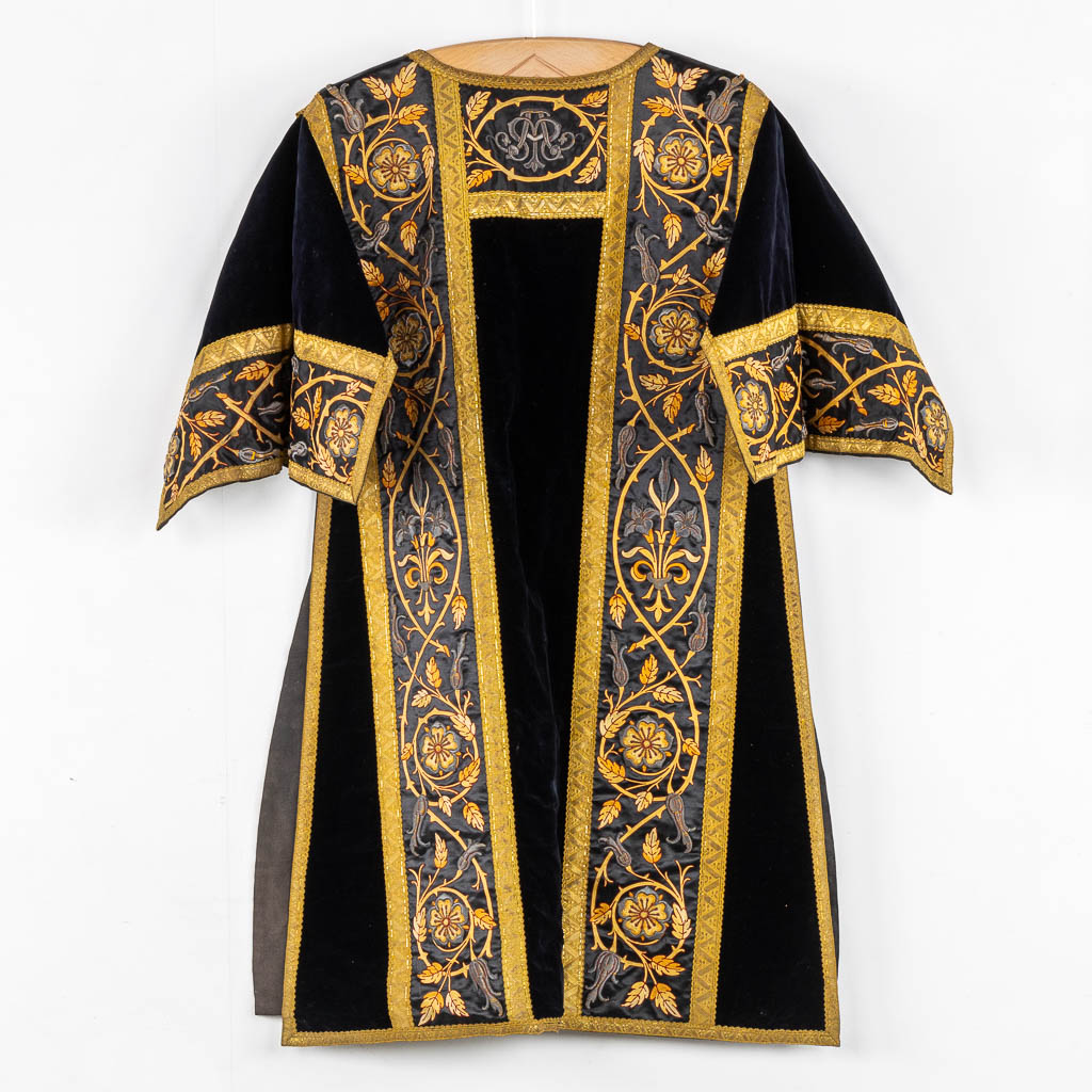 A Cope, Roman Chasuble and Two Dalmatics, stola and maniple. Thick gold and silver brocade emboideries. 