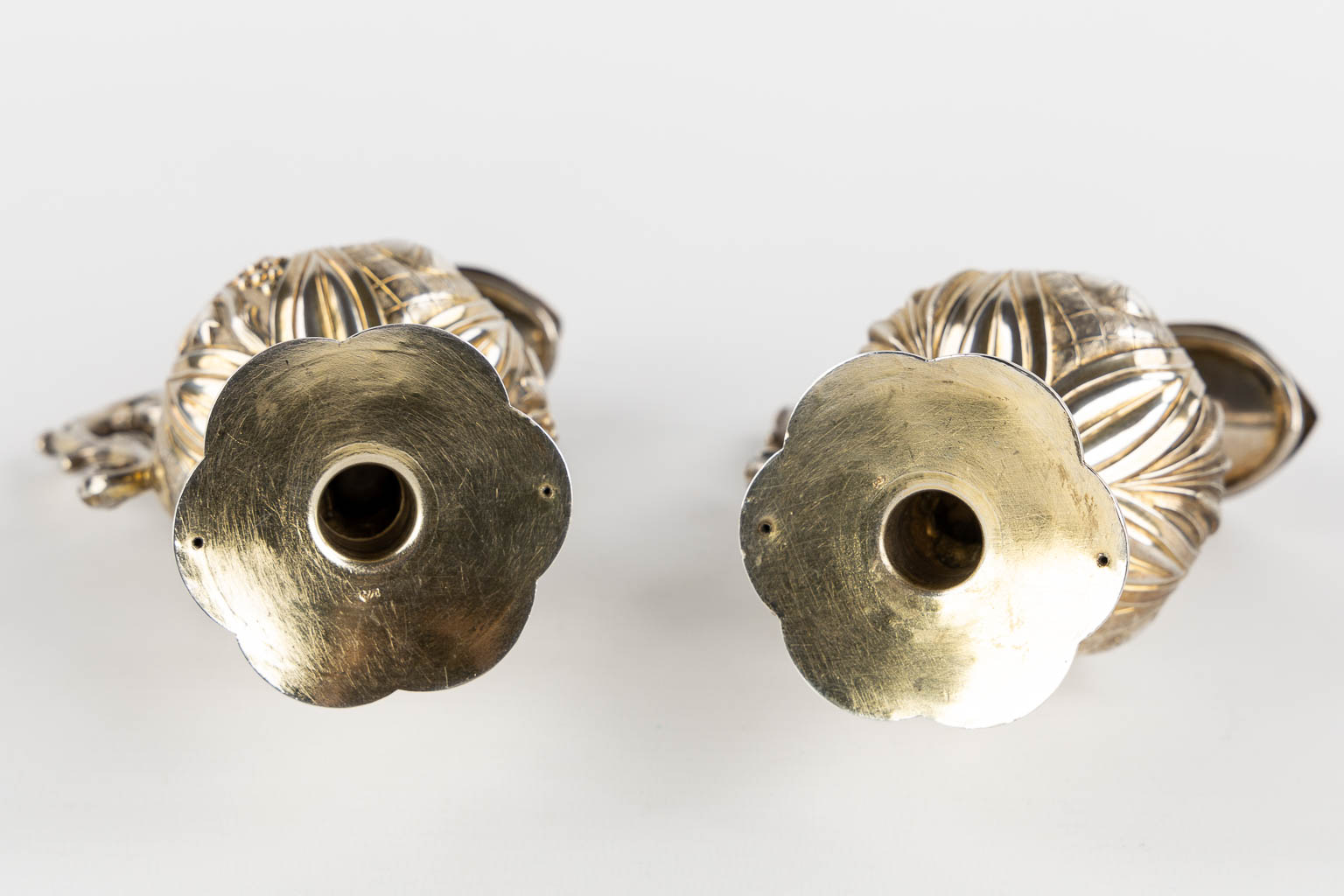 Joseph Dejean, Paris, a pair of wine and water cruets, silver, 1846-1865. 650g. (L:15 x W:26 x H:15 cm)