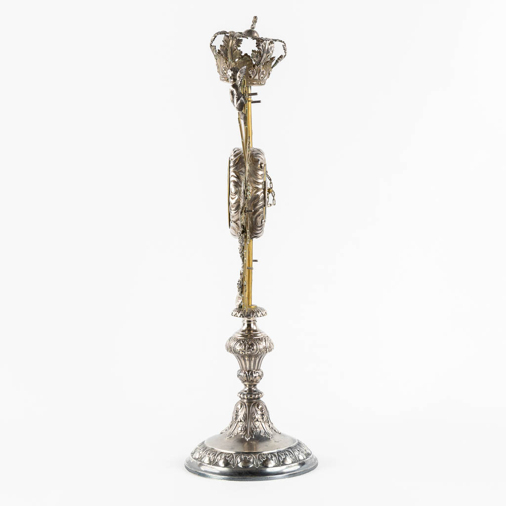 A sunburst monstrance, silver and brass, Henricus De Curte, Ghent, circa 1868. (W:30 x H:55 cm)