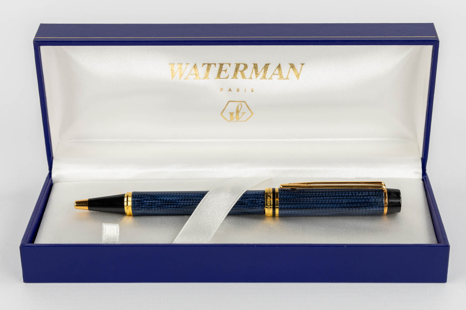 Montblanc, Balmain, Waterman, Dupont, potlood, balpen en portefeuilles.