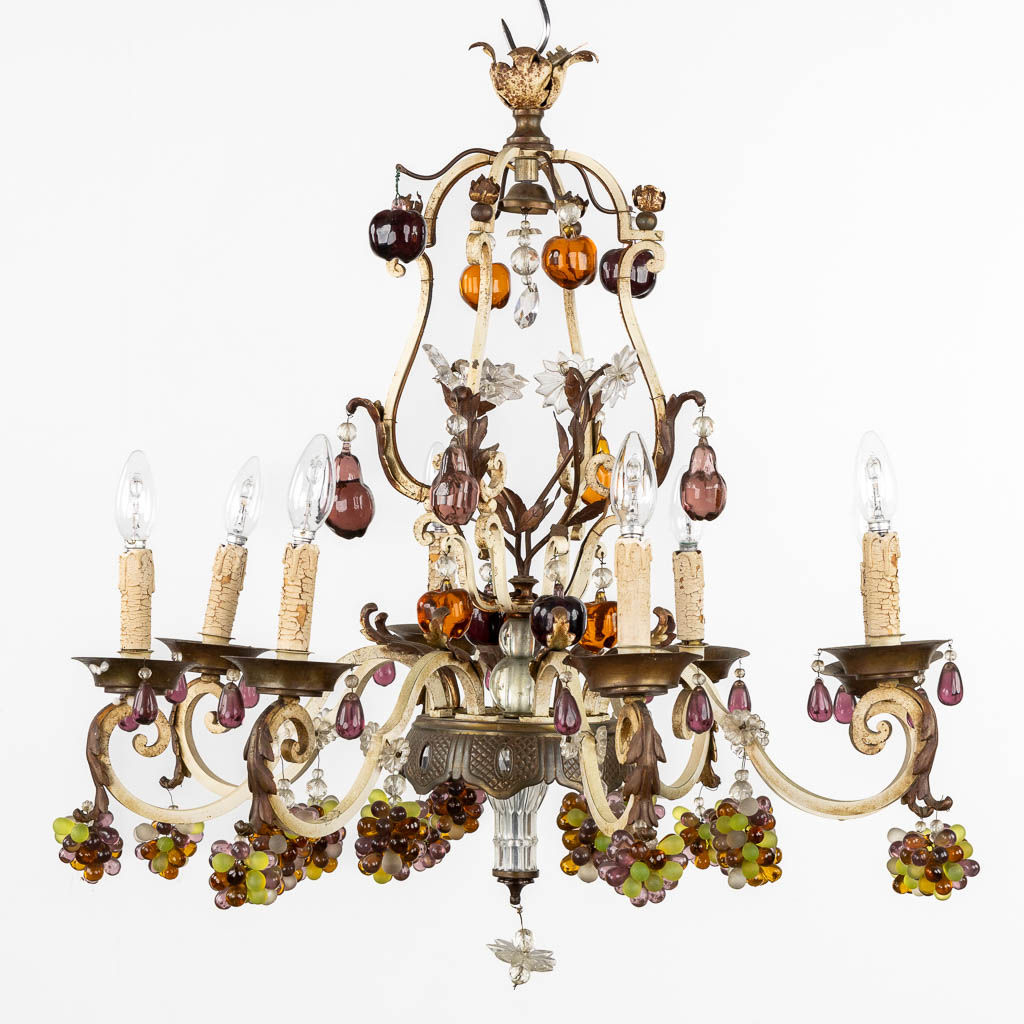 A decorative chandelier with coloured glass in the shape of fruits. (H:80 x D:75 cm)