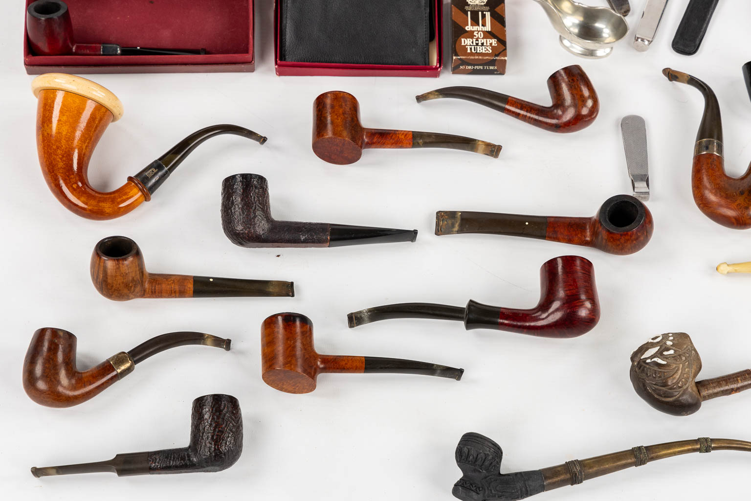 Dunhill, Chatelaine, een grote collectie vintage pijpen. 