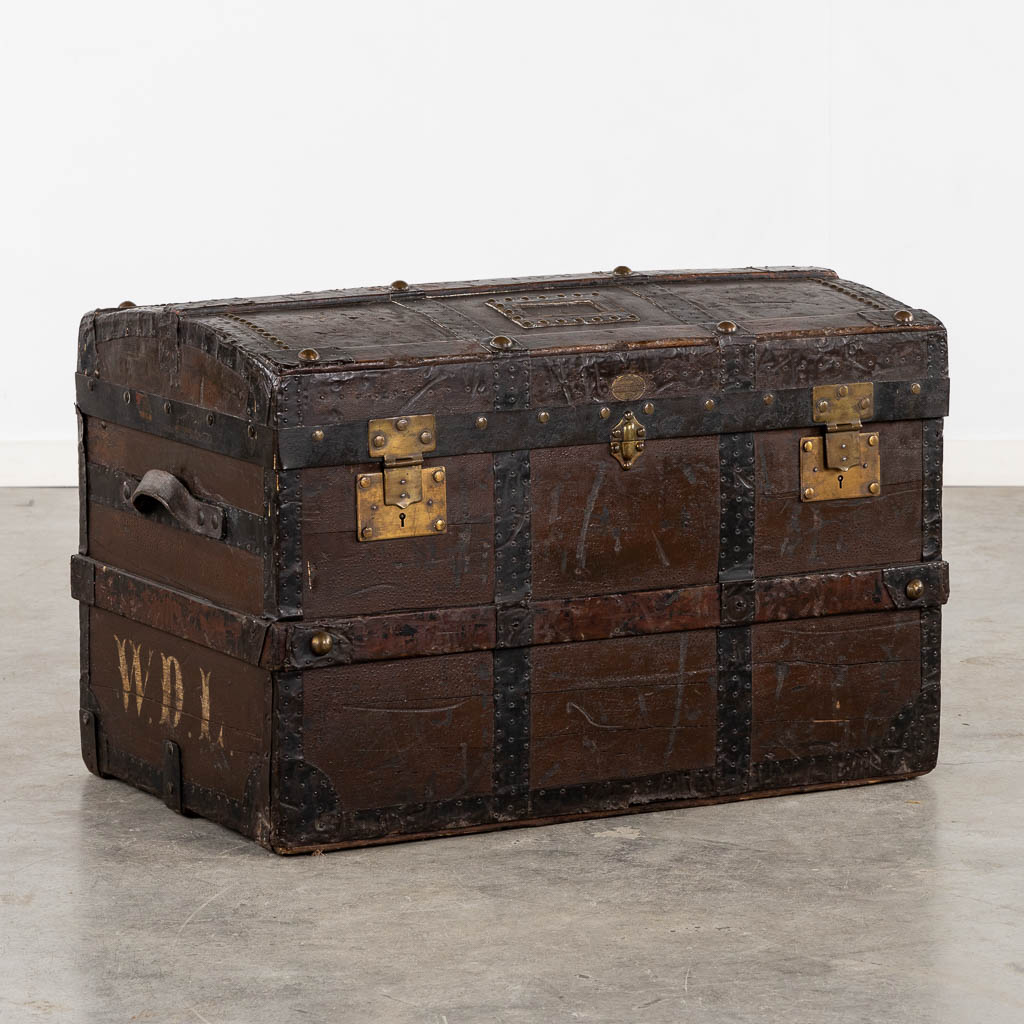 Charles Delvaux, an antique traveller's trunk or suitcase. 19th C. (L:50 x W:82 x H:54 cm)