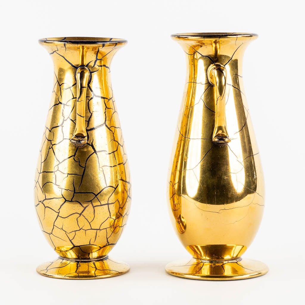 Verrerie de Saint-Prex, a pair of art glass vases. Swiss. (W:11,5 x H:22 cm)